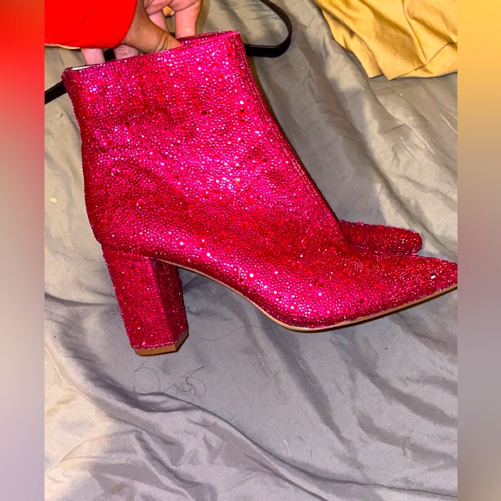 Pink glass stone Betsy Johnson booties